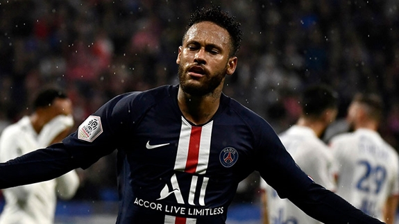Ở lại PSG, Neymar sẽ bỏ túi 190 triệu euro? Ảnh: Getty Images.