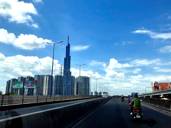 Cầu Sài Gòn - cửa ngõ phía Bắc đi vào Trung tâm TP Hồ Chí Minh.