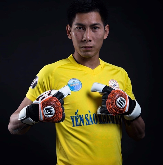 Thủ môn Tuấn Mạnh quyết tâm cùng Sanna Khánh Hòa BVN thăng hạng V-League 2021.Ảnh do nhân vật cung cấp.