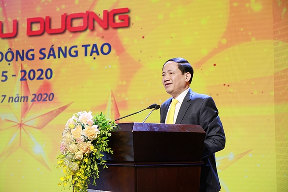 Thứ trưởng Bộ TT&TT Phạm Anh Tuấn phát biểu chỉ đạo hội nghị.