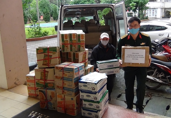 Chung vai gánh vác trách nhiệm, góp phần đẩy lùi đại dịch Covid 19
