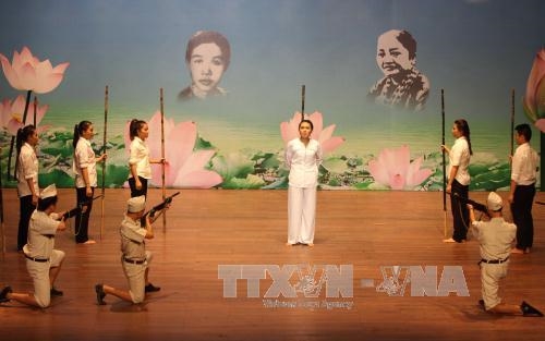 Nữ chiến sĩ cộng sản kiên trung, bất khuất