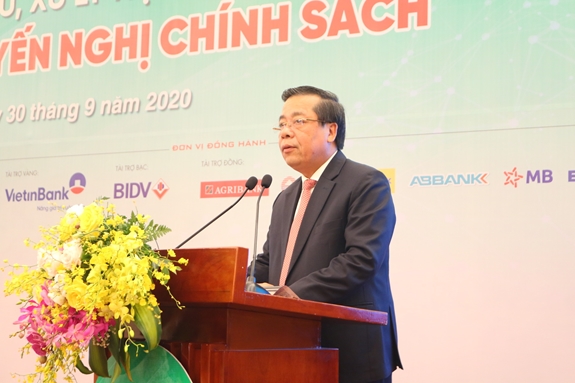 Phó thống đốc NHNN Việt Nam Nguyễn Kim Anh phát biểu tại diễn đàn. Ảnh: HƯƠNG GIANG