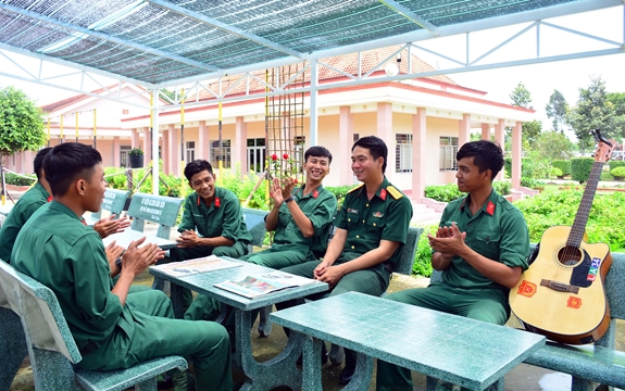 “3 cùng, 5 nắm” trong quản lý tư tưởng bộ đội