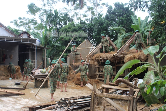 Giúp bà con nhân dân như chính người thân của mình