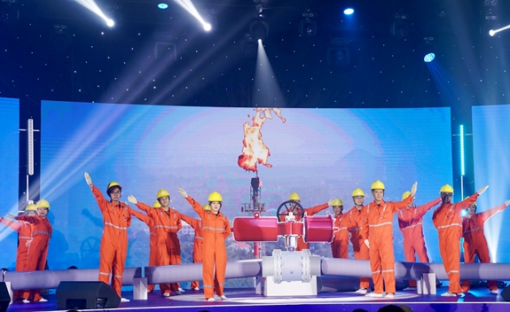 Các tiết mục mừng văn nghệ tuổi 20 của cán bộ, công nhân viên Công ty Đường ống khí Nam Côn Sơn.