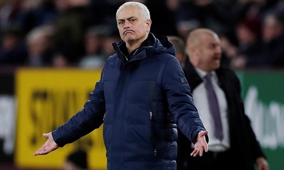 J.Mourinho cho rằng Ban tổ chức Ngoại hạng Anh đang đối xử thiếu công bằng với một số đội bóng. Ảnh: GOAL