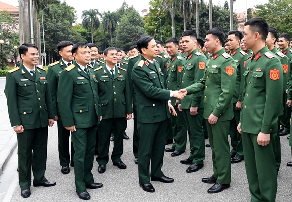 Thượng tướng Phan Văn Giang gặp gỡ các chiến sĩ Lữ đoàn 144 hoàn thành nghĩa vụ quân sự