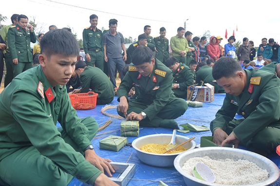 Ngày hội “Xuân đoàn kết - Tết thắm tình quân dân” của Bộ CHQS tỉnh Quảng Nam.