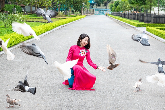 Trung úy QNCN Nguyễn Thị Thùy Linh, Công ty Thành An 171 (Binh đoàn 11) trong trang phục áo dài truyền thống.