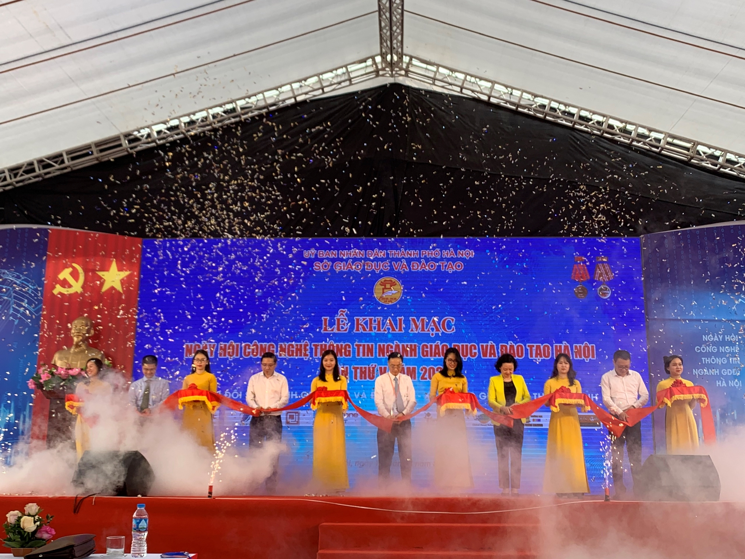 Nhấn vào ảnh để phóng to Sôi nổi ngày hội công nghệ thông tin ngành Giáo dục và Đào tạo Hà Nội lần thứ V