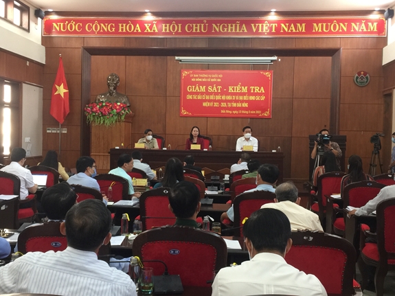 Phó chủ tịch nước Võ Thị Ánh Xuân kiểm tra công tác bầu cử tại Đắk Nông