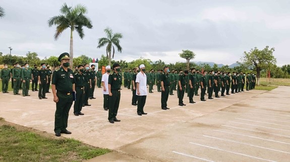 Cử tri các đơn vị quân đội tham gia bỏ phiếu thực hiện quyền và nghĩa vụ công dân