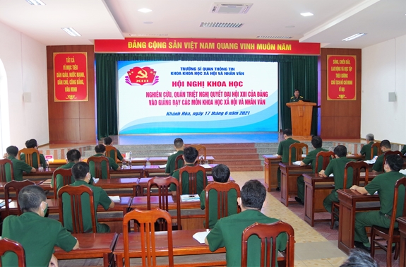 Toàn cảnh hội nghị.