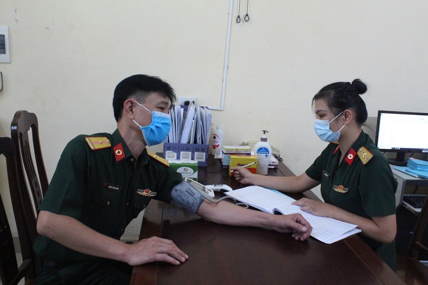 Chị Trà gác việc nhà, xông pha chống dịch