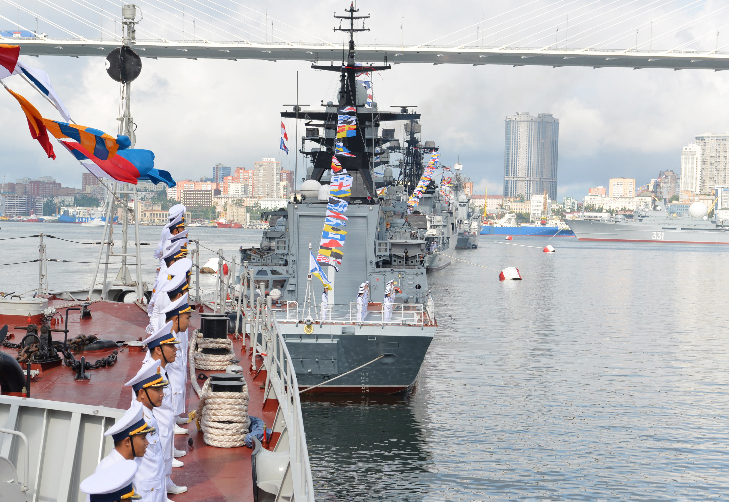 Niềm tin nơi ngàn dặm 