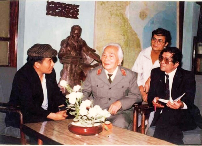 Vị tướng già và nhà thơ