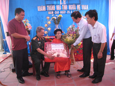 “Ông Hân” kể chuyện “ghé vai”…