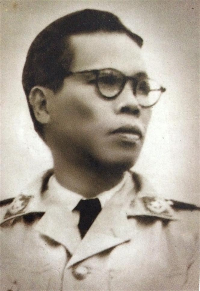 Nguyễn Bình - Trung tướng đầu tiên của Quân đội nhân dân Việt Nam